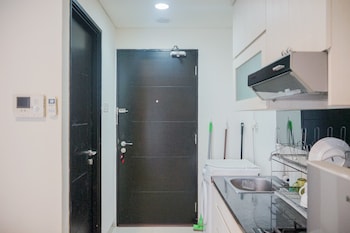 Minimalist Pool View Low Rise Studio @ Paramount Skyline Apartment,,0 star