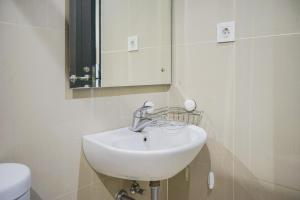 minimalist pool view low rise studio paramount skyline apartment