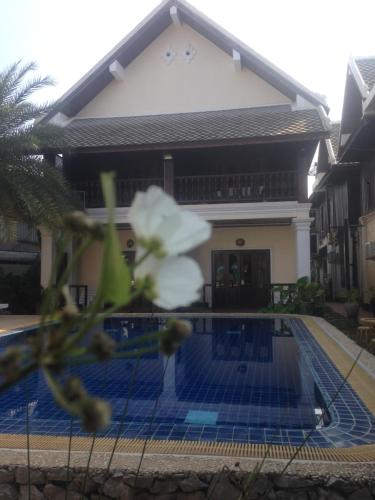 alana luang prabang