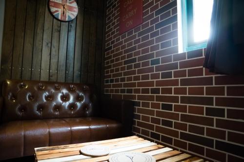 baker street design inn