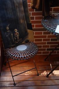 baker street design inn