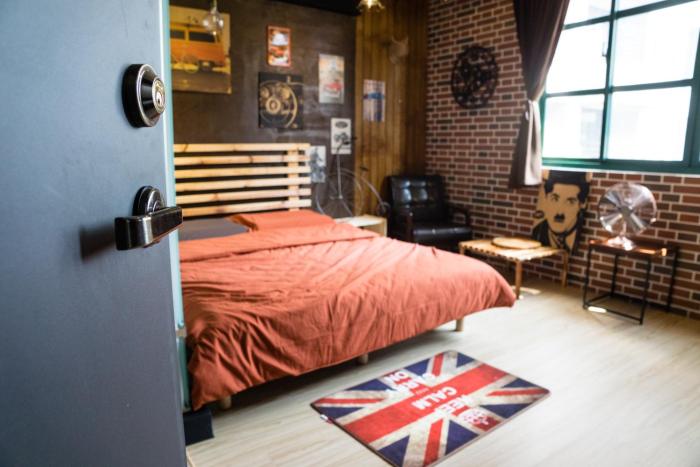 baker street design inn