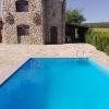 chateau tetri bairagebi white flags