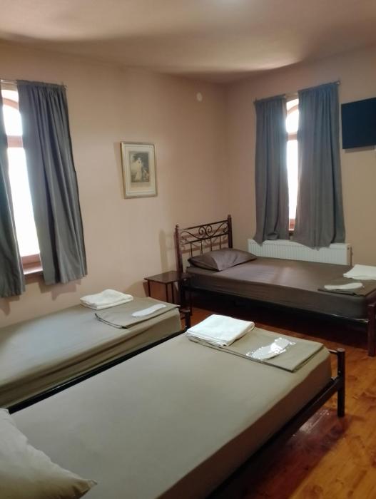 chateau tetri bairagebi white flags