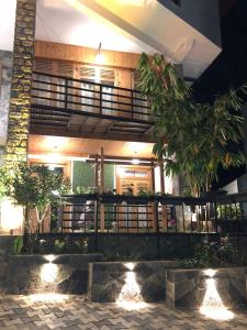 3 arch resort ella