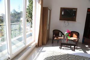 mountain view room by yog tapovan