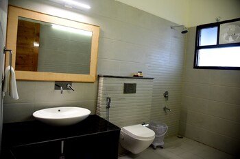 The Manrals Resort,,3 star