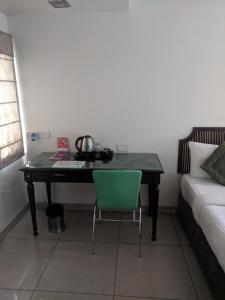 cubbon suites 10 minute walk to mg road mg road metro and church street
