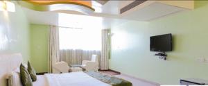 cubbon suites 10 minute walk to mg road mg road metro and church street