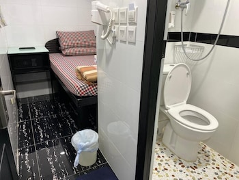 new day night hostel