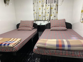 new day night hostel