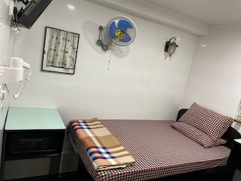 new day night hostel