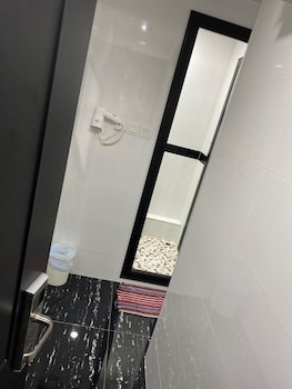 new day night hostel