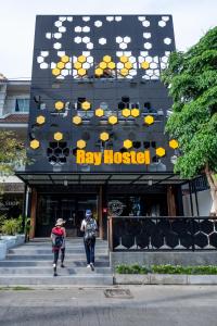 ray hostel by zuzu