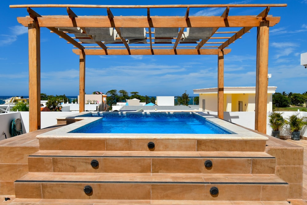 exotic beach vacation apartment with picuzzi