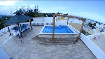 exotic beach vacation apartment with picuzzi