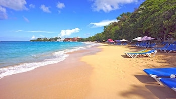 exotic beach vacation apartment with picuzzi