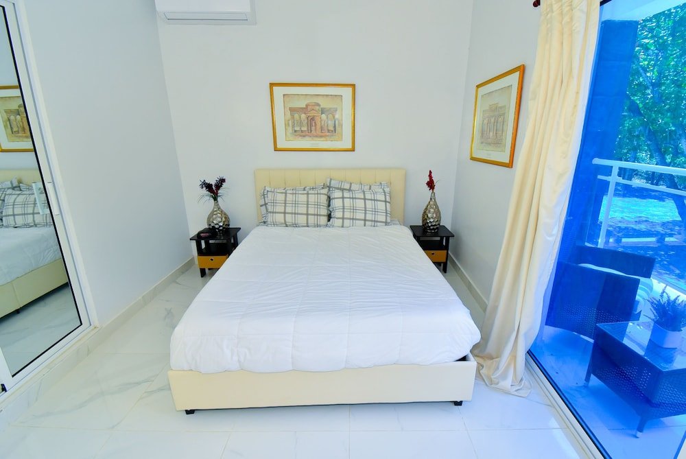 exotic beach vacation apartment with picuzzi