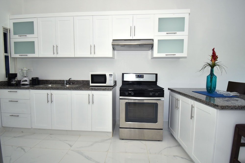 exotic beach vacation apartment with picuzzi