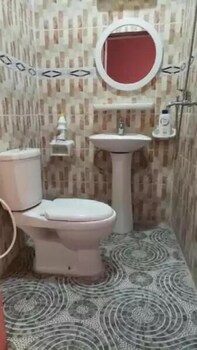 Hakaba,,2.5 star