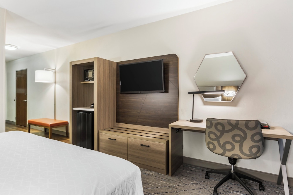 holiday inn express hotel and suites belgrade by ihg