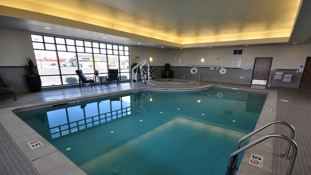 holiday inn express hotel and suites belgrade by ihg