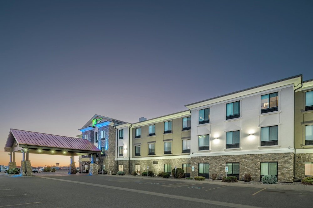 holiday inn express hotel and suites belgrade by ihg