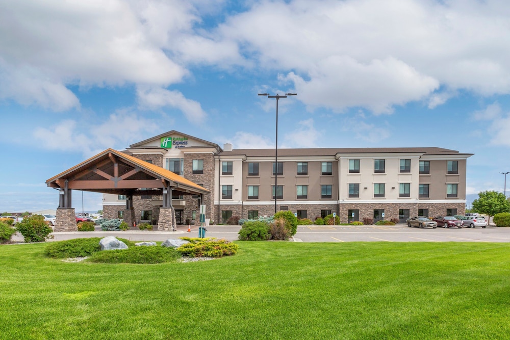 holiday inn express hotel and suites belgrade by ihg