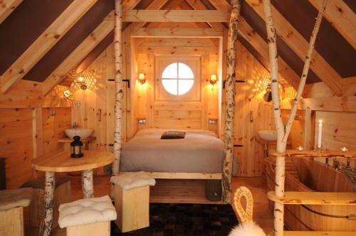 cabane lodge domaine du lac chambon