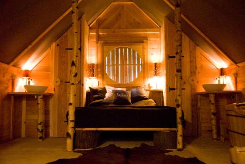 cabane lodge domaine du lac chambon