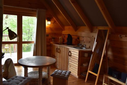 cabane lodge domaine du lac chambon