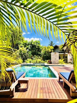 The Good Life Mauritius,,3.5 star