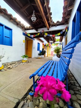 hostal trip monkey barichara hostel