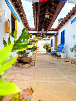 hostal trip monkey barichara hostel