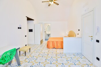 della monica rooms