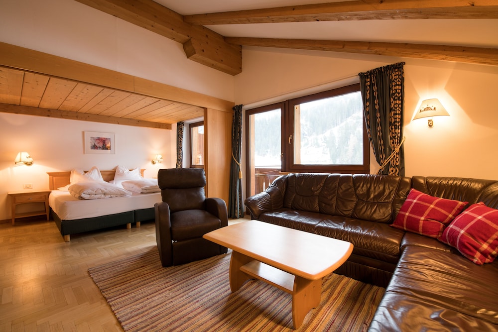 aparthotel la tambra
