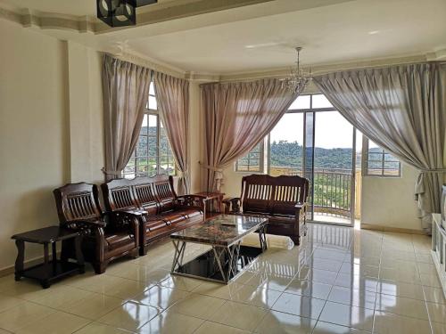 Crown Imperial Court,,0 star