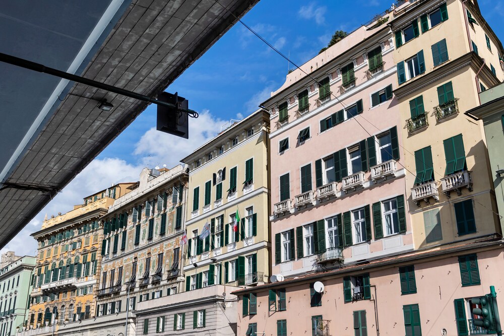 porto antico and aquarium flat