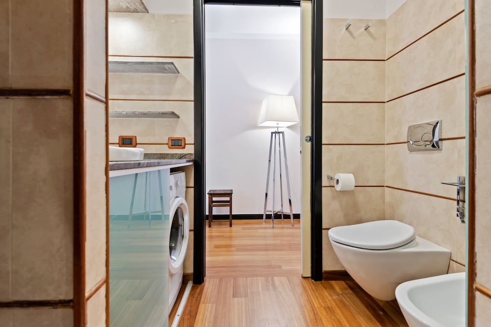 porto antico and aquarium flat