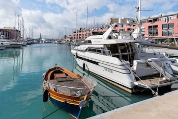 porto antico and aquarium flat