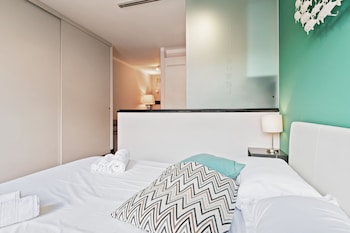 porto antico and aquarium flat