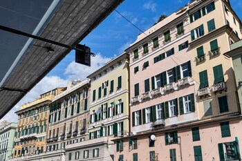 porto antico and aquarium flat