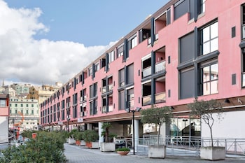 porto antico and aquarium flat