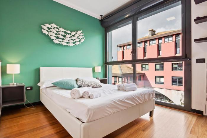 porto antico and aquarium flat