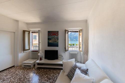 family nest overlooking lake como by rent all como