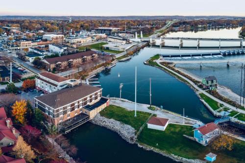 Nuks Executive Suites,Brown County>>Ashwaubenon,3 star