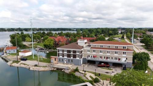 Nuks Executive Suites,Brown County>>Ashwaubenon,3 star