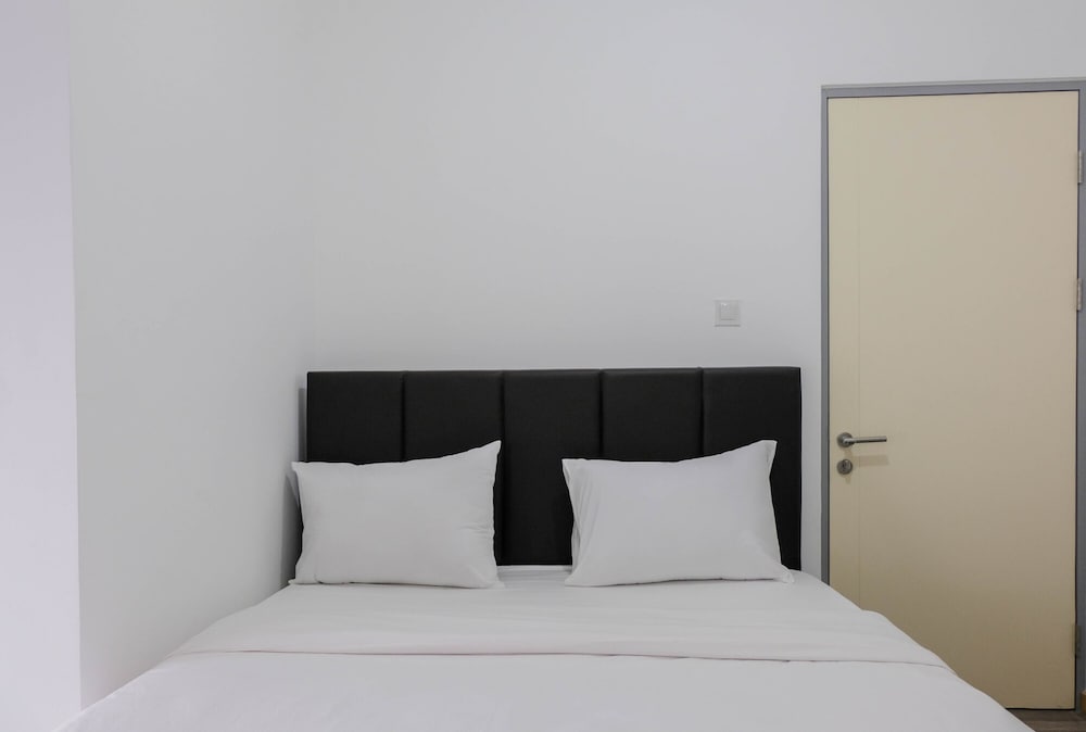 elegant and convenient 2br m town signature apartment
