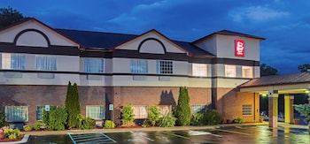 red roof inn and suites lake orion auburn hills