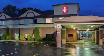 red roof inn and suites lake orion auburn hills
